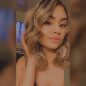 Meet your Posher, Celene